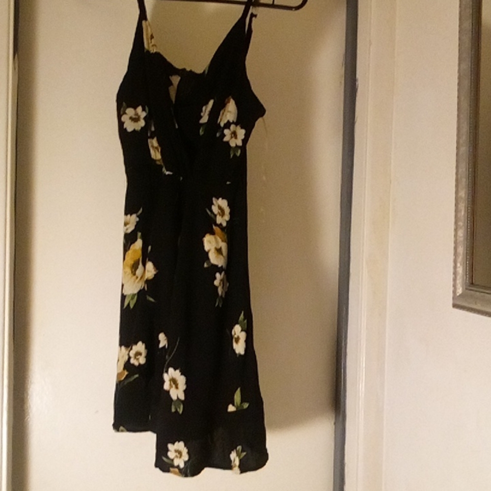 Windsor, spaghetti strap black dress, size6/7